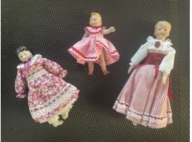 Vintage dolls dressed
