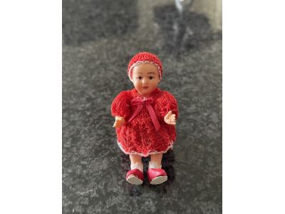 Poupée Petit Colin habillee d'une robe dentelle en tricot