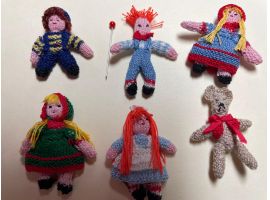 Mini knitted toys