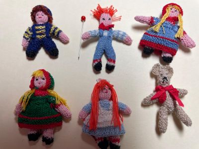 Mini knitted toys
