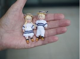 Twin sailors